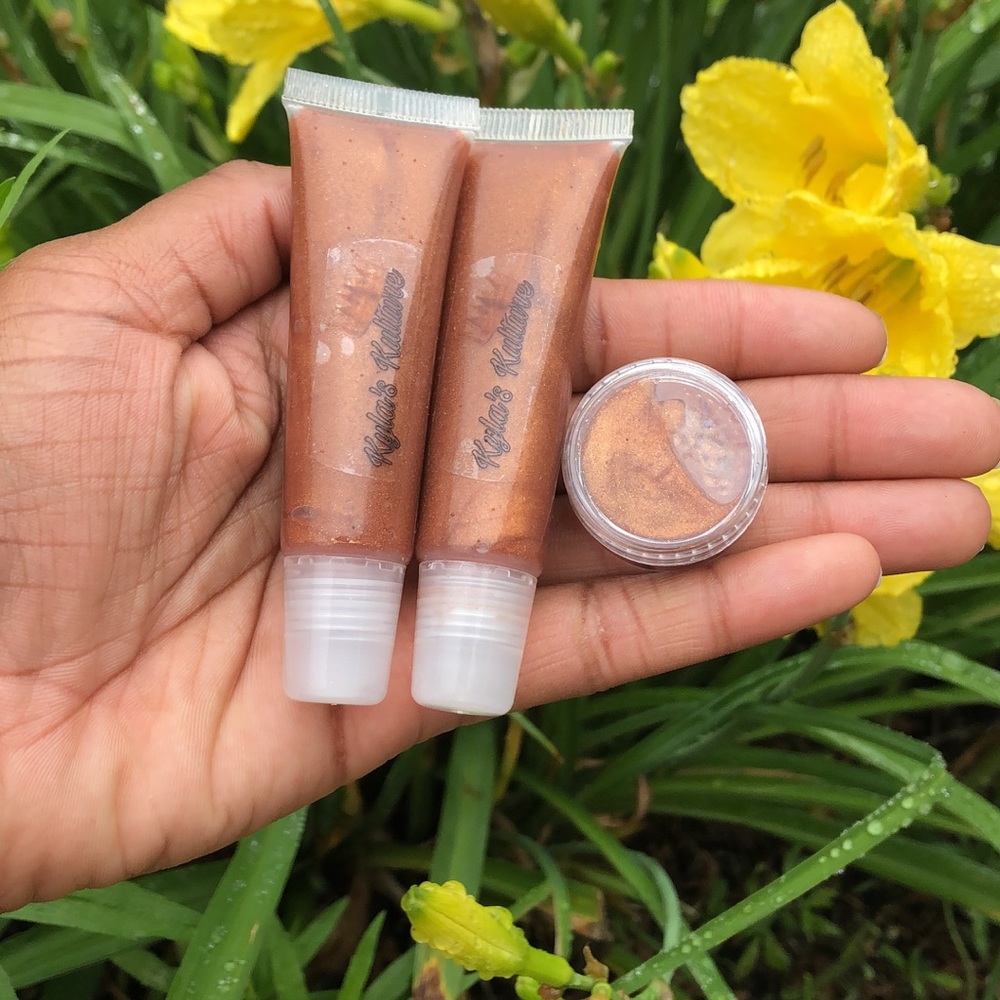Melanin lipgloss